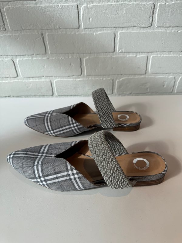 Shoes Flats By Wonderly In Grey, Size: 8 Online