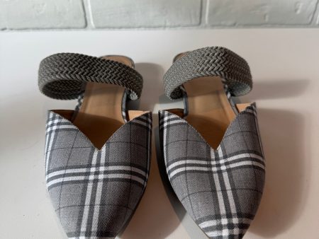 Shoes Flats By Wonderly In Grey, Size: 8 Online