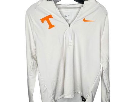 Athletic Top Long Sleeve Collar By Nike In White, Size: M Fashion