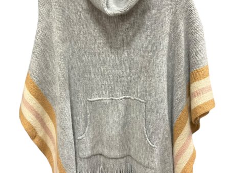 Poncho By Steve Madden In Grey, Size: Osfm Online Hot Sale