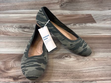 Shoes Flats By Old Navy In Camouflage Print, Size: 8 Sale