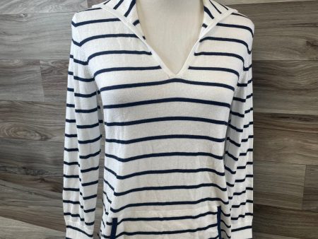 Top Long Sleeve Designer By Lilly Pulitzer In Blue & White, Size: Xs Discount